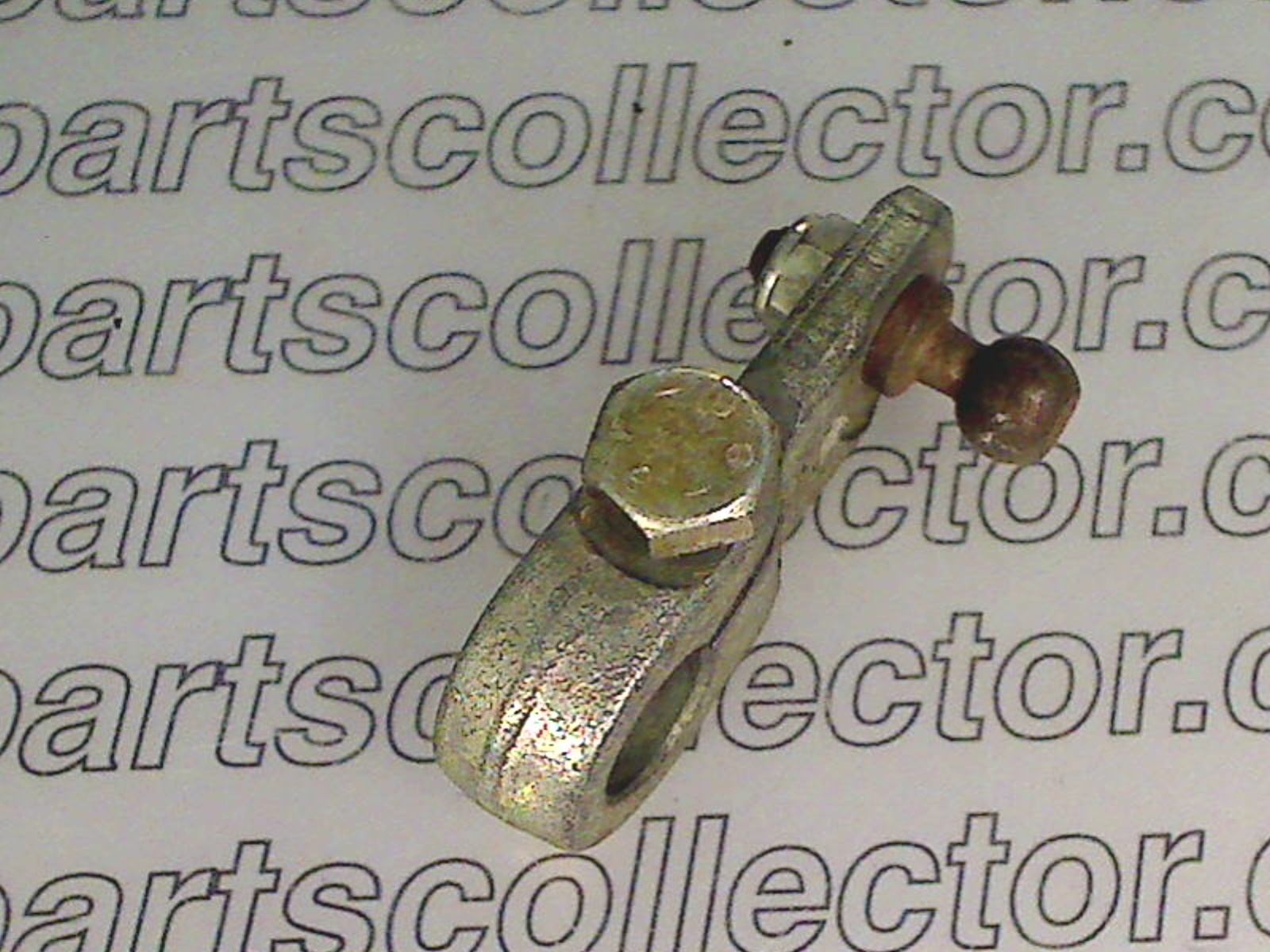 ACCELERATOR LEVER ASSEMBLY